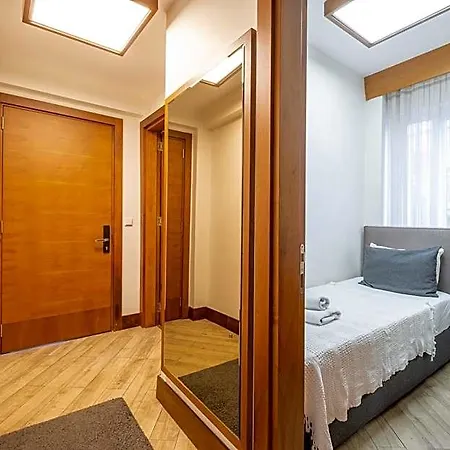 Hotel Dreams