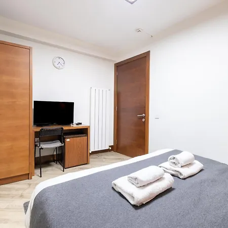 Istanbul Hotel *